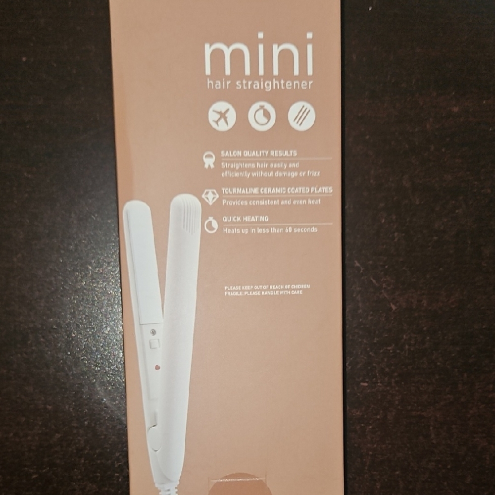 Expressions White Hair Straightener